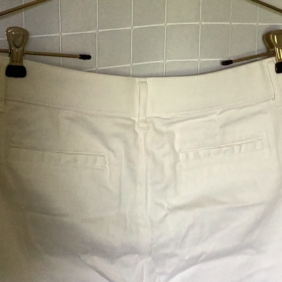 St. John’s Bay size 10 white capris - Picture 4 of 5